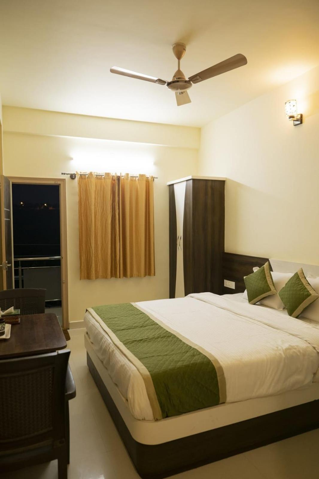 Joldal Residency Hotel Chikmagalūr Buitenkant foto